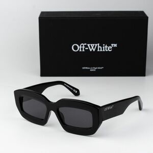 Off-White CHARLOTTE Men Sunglasses Black Grey Rectangle OERI138 CHARLOTTE 1007